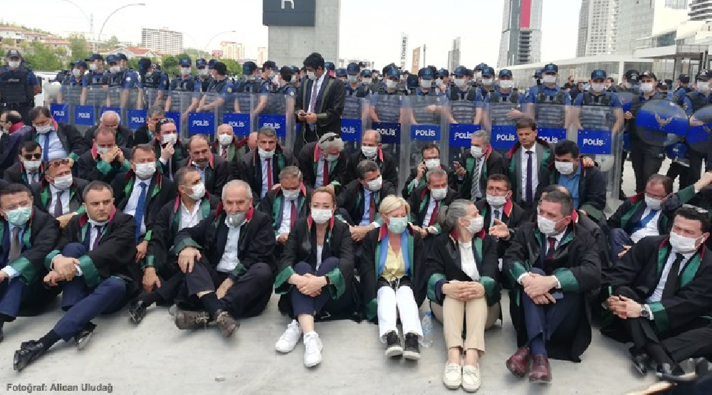 76 barodan, genel kurulları erteleyen genelgeye tepki
