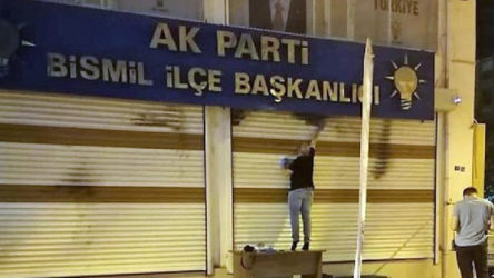 AKP ilçe binasına molotoflu saldırı