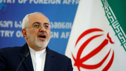 Zarif, Pompeo'nun İran'daki protestolarla ilgili açıklamasını ABD'ye uyarladı