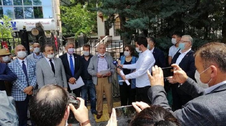 Mustafa Necati Evi'ne şeriatçı Nuri Pakdil'in isminin verilmesi protesto edildi