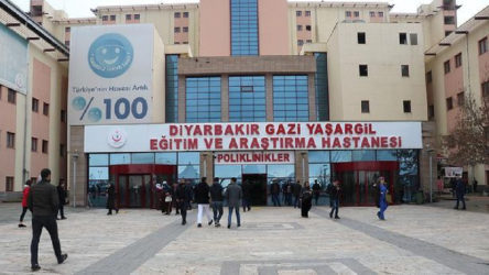 Diyarbakır'da bir öğrenci YKS sınavı çıkışı koronavirüs şüphesiyle hastaneye kaldırıldı