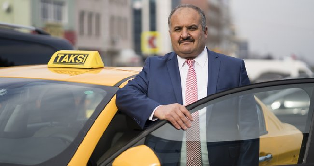 'Taksimetreyi kurun, geliyor Kurum' diyen Aksu söylediklerini inkar etti