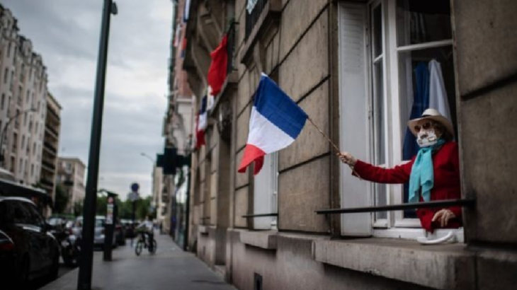 Fransa'da 14 binlerde seyreden vaka sayısı üzerine 'maksimum alarm seviyesi' gündeme geldi