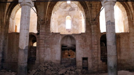 Urfa'da talan edilen tarihi kilise kaderine terk edildi