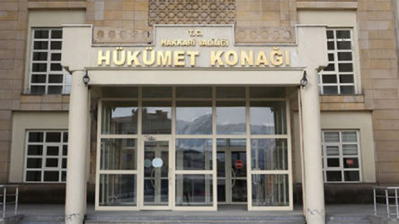 HDP yürüyüşü öncesi bir yasak da Hakkari Valiliği'nden: Kente giriş çıkışlar yasaklandı