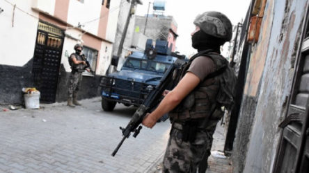 Bursa İnegöl'de iş yerlerini kundaklayan ve bombalı eyleme hazırlanan IŞİD üyesi yakalandı