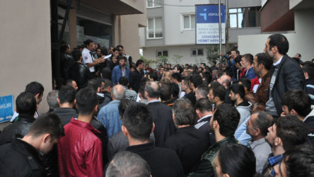 İşsiz milyonların kapısında beklediği İŞKUR'a 'çift maaşlı' atama