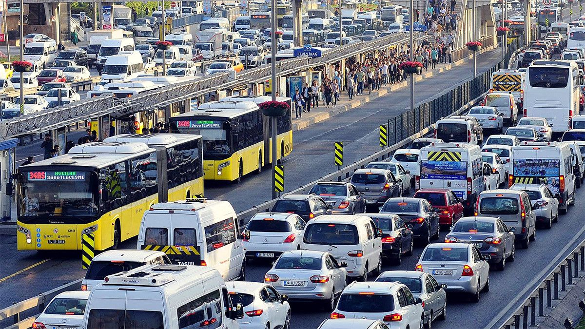 İstanbul'da trafik yoğunluğu yüzde 62'ye ulaştı
