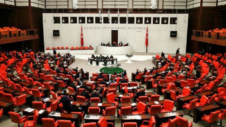 Vekilliği düşürülen 3 isim Meclis sitesinden çıkarıldı