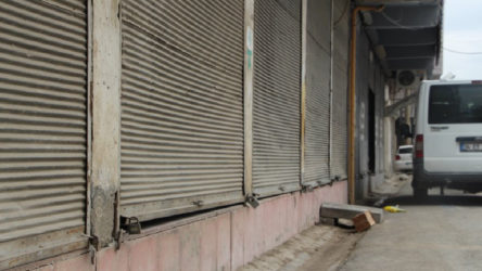 Şırnak Cizre'de esnaftan gönüllü kepenk kapatma kararı