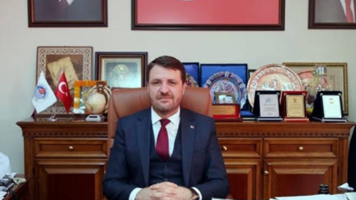 AKP’li Akdeniz Belediye Başkan Yardımcısı istifa etti