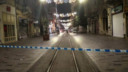 İstiklal Caddesi şüpheli paket nedeniyle kapatıldı