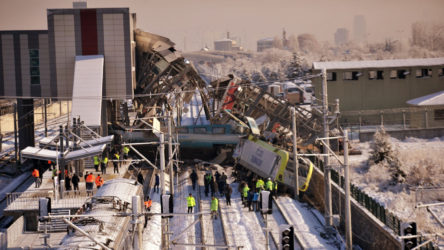 9 kişinin öldüğü hızlı tren kazası davasında tutuklu sanık kalmadı