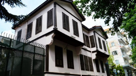Yunanistan Atatürk Evi'ni ziyarete kapattı