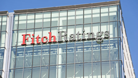 Fitch, Türk bankalarının kredi notu görünümünü düşürdü