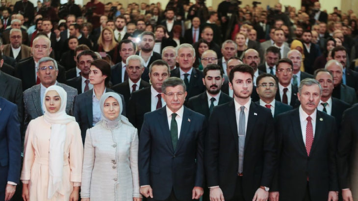 Davutoğlu'nun partisinde toplu istifa şoku
