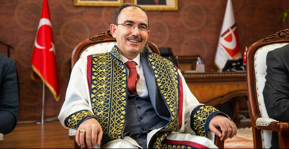Rektör 'makam aracı' kiraladı: 6 ayda 81 bin 640 lira ödenecek