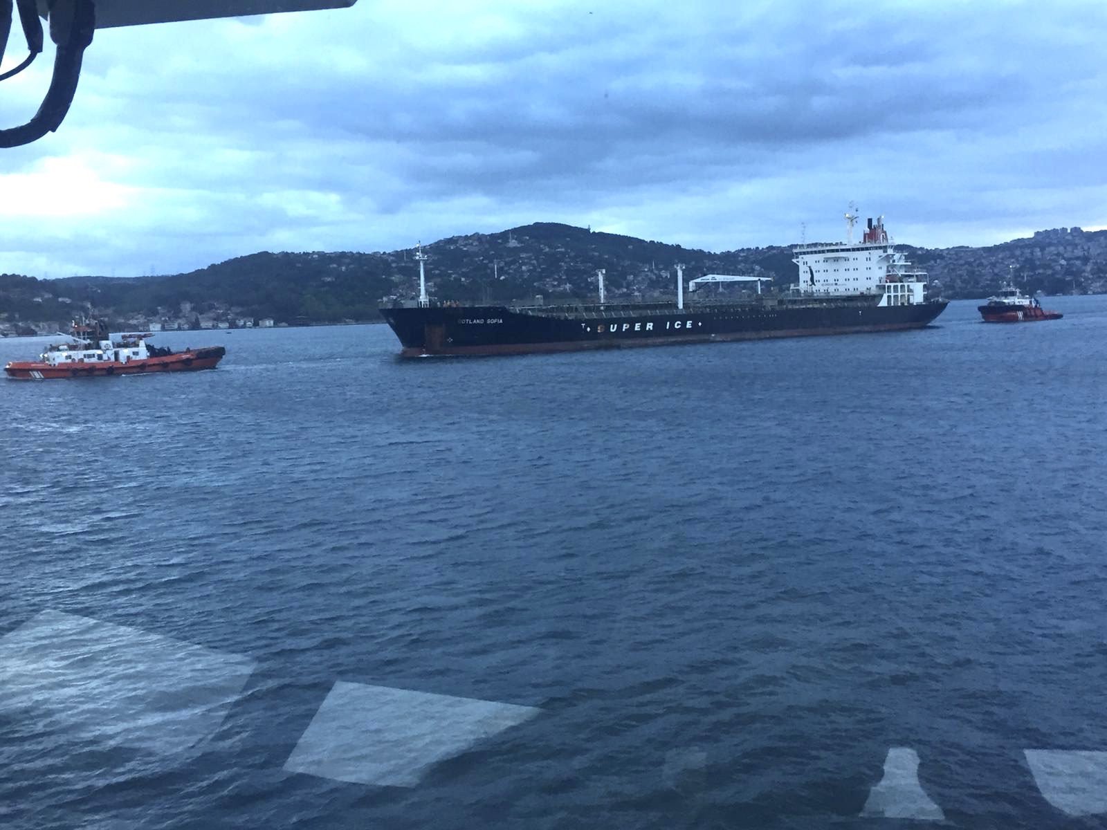 İstanbul Boğazı'nda tanker sürüklendi
