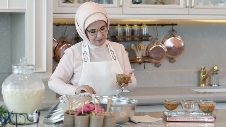 Mutfağındaki musluğun fiyatı 4 asgari ücretten pahalı olan Emine Erdoğan 'türk mutfağı'nı tanıtacak