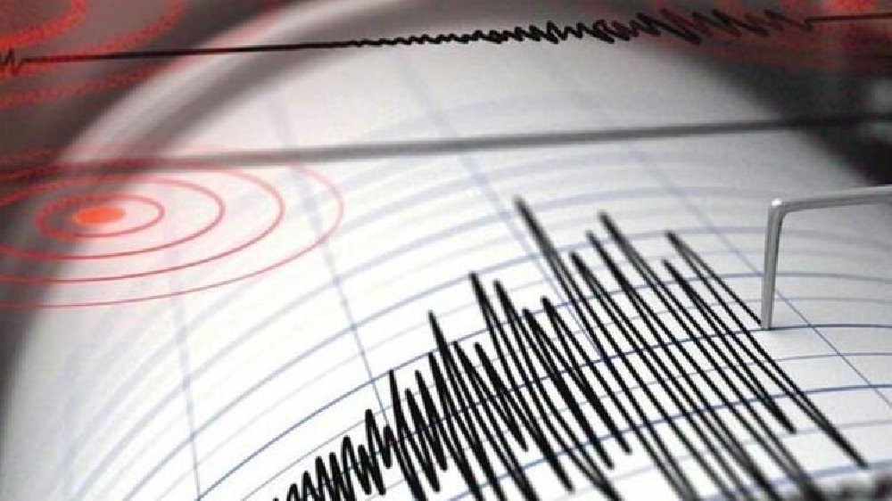 İzmir'de deprem