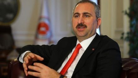 Adalet Bakanı Gül’den hukuk fakülteleri açıklaması