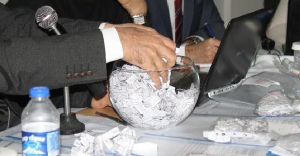 Böyle kura görülmedi: O isim çıkmayınca ikinci kez çekildi