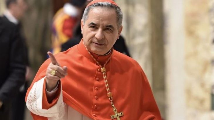 Papa'nın 'sadık hizmetkarı' istifa etti