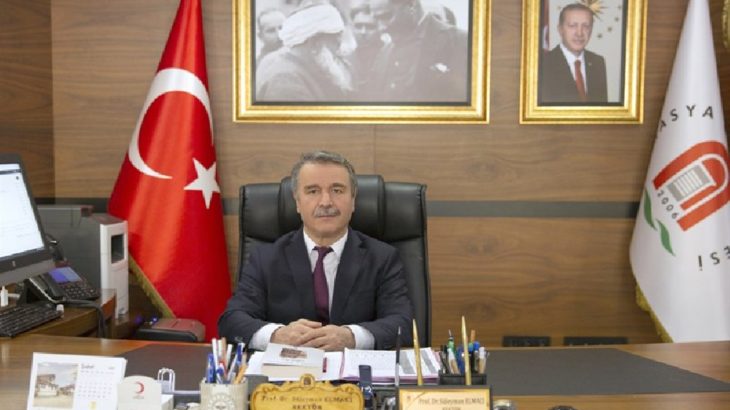 Rektör, köylüsünü enstitü sekreteri yaptı!