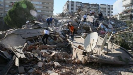 İzmir'deki depremde hayatını kaybedenlerin sayısı 58'e yükseldi