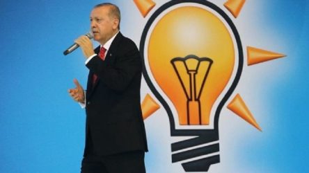 'AKP'nin İstanbul'da 22 ilçe başkanı görevden alındı'