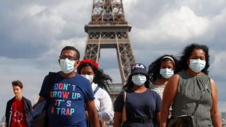 Fransa'da koronavirüs: Sokağa çıkma yasakları başladı