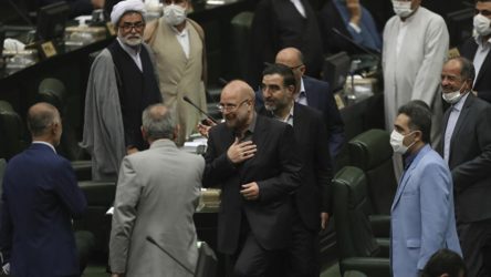 İran'da Meclis Başkanı koronavirüse yakalandı
