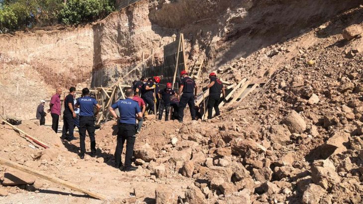 Maraş'ta kazı alanında toprak kaydı, iki işçi hayatını kaybetti