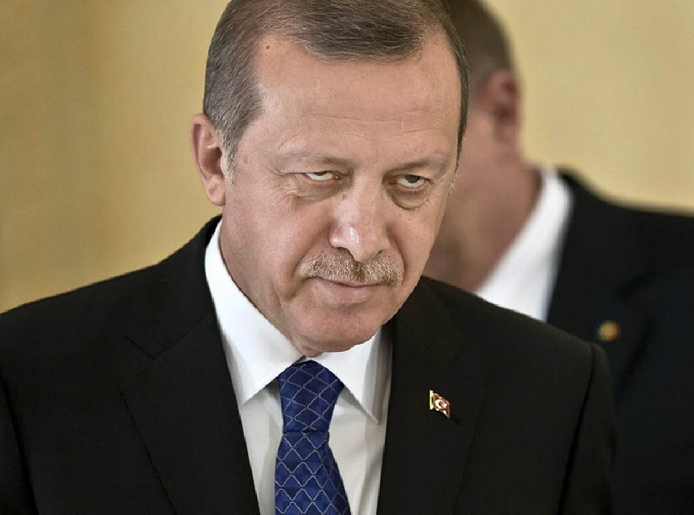AKP'li Cumhurbaşkanı Erdoğan: Şahsıma edilen her hakaret Türkiye Cumhuriyeti vatandaşlarının tamamını hedef almaktadır.