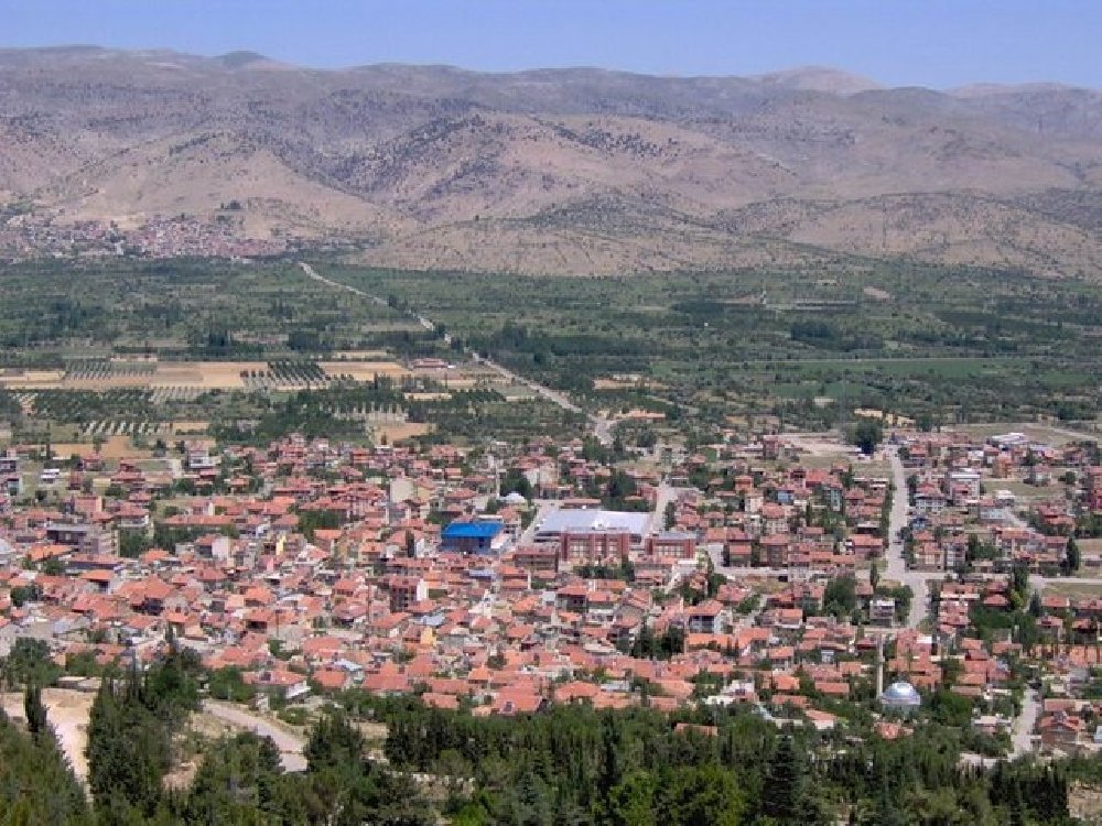 Isparta’da koronavirüs vakalarının arttığı beldede kahvehaneler kapatıldı