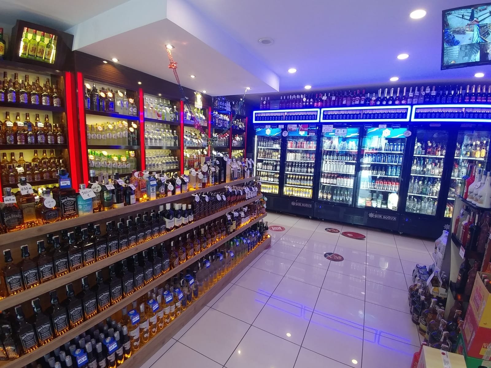 AKP'li belediye alkol satışına müdahale etmek için 'mesafe' belgesinin fiyatını 17 kat arttırdı