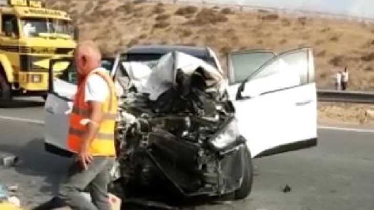 Otomobil Karayolları aracına çarptı: Yol bakım işçisi hayatını kaybetti