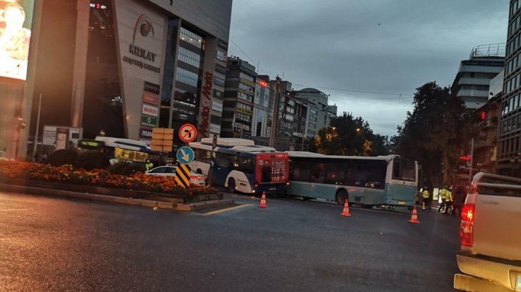 Ankara'da iki otobüs çarpıştı: 17 yaralı
