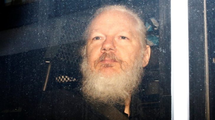 Assange'a koronavirüs tecridi: Doktorları savunmasız dedi, yakınları endişeli