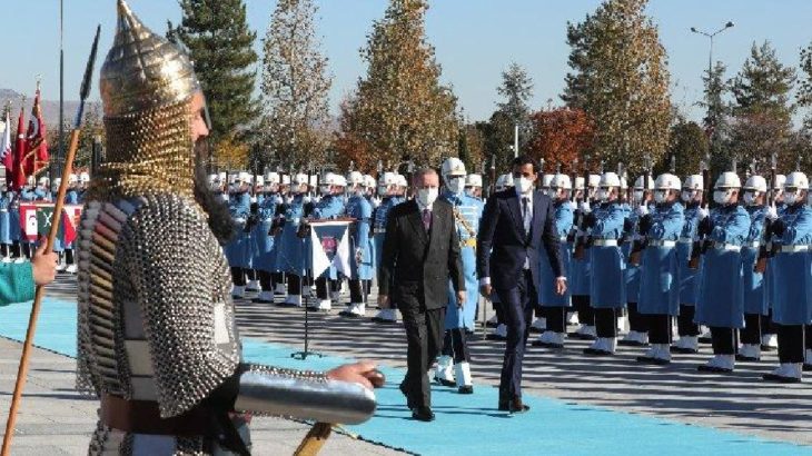 Erdoğan, Katar Emiri'ni resmi törenle karşıladı