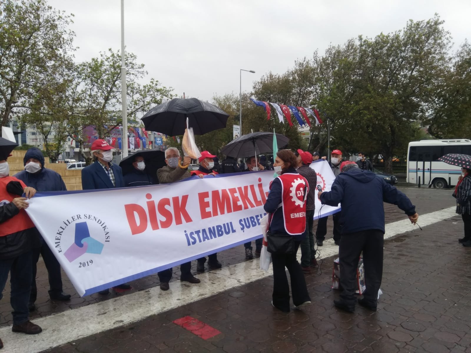 Emekliler: Sendikamızın kapatılmasına müsaade etmeyeceğiz