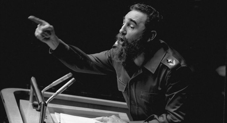 Castro, Birleşmiş Milletler Genel Konseyi toplantısında etkili bir konuşma verirken. New York, 12 Ekim 1979.