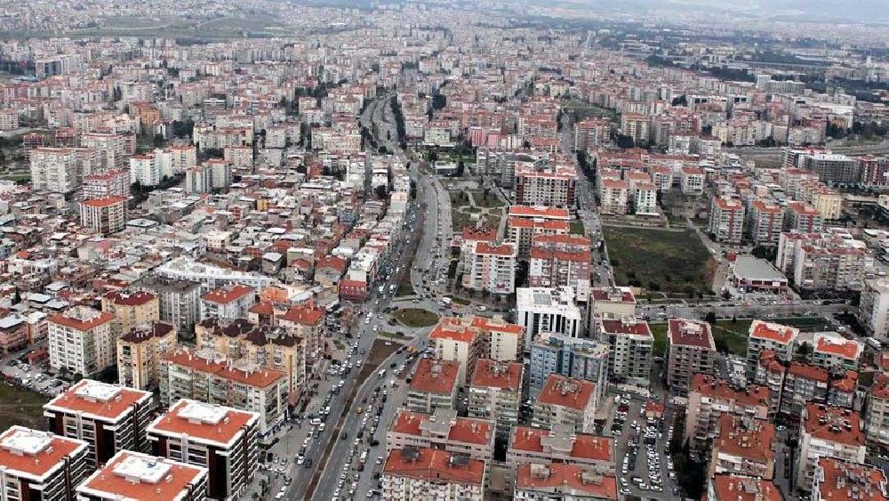 İzmir’de fay hattının üzerinde kalan alanlara yapılaşma yasağı getirildi
