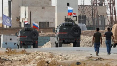 Suriye’de Rus konvoyuna bombalı saldırı