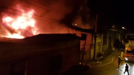 Kocaeli ve Balıkesir'de fabrika yangını
