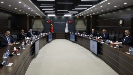 6 bakan 'ekonomi ve reform' gündemli toplantı gerçekleştirdi