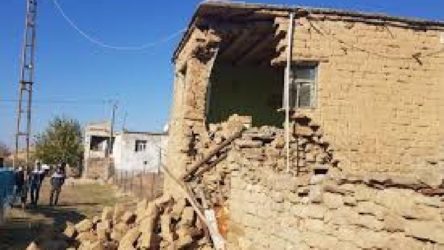 Siirt'te meydana gelen depremde 52'si ağır 737 hasarlı bina belirlendi