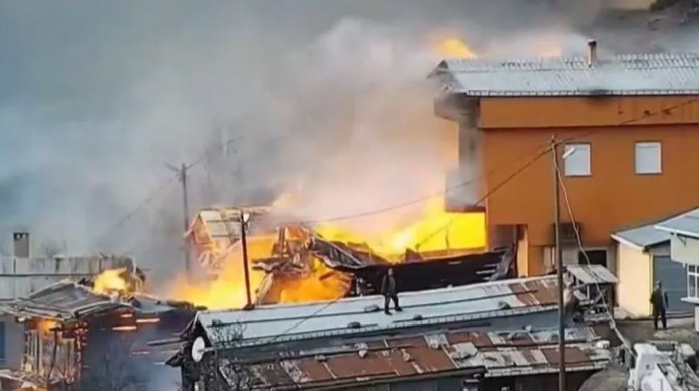 Rize'de tek katlı evde çıkan yangın 7 eve sıçradı