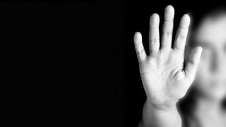 Antalya'da istismardan 621 yıl ceza alan öğretmen, yine istismardan hakim karşısına çıktı