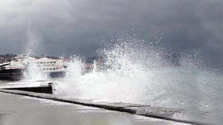 İstanbul'da fırtına nedeniyle bazı İDO ve Şehir Hatları seferi iptal edildi